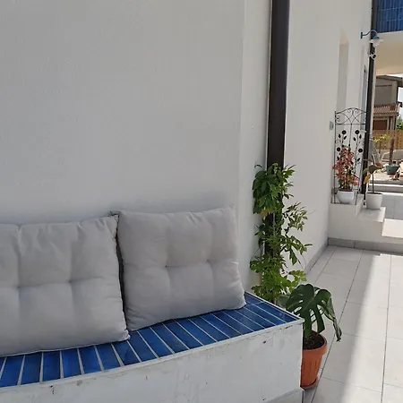 Alma Guest house *